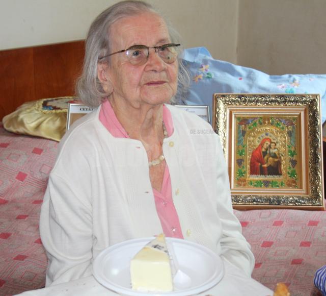 Lucea Bohatereț, născută pe 5 mai 1917, este primul „Cetățean al Centenarului” dar și cel mai vârstnic „Cetățean de onoare al Sucevei”  4