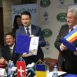 Diplome de excelență înmânate de primarul Sucevei membrilor celor două delegații oficiale, a Elveției și a Guvernului României