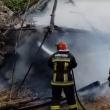 Gospodărie afectată de un incendiu izbucnit de la o ţigară aprinsă