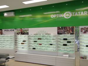 Cabinet oftalmologic autorizat, cu aparatură performantă şi personal de specialitate, la Optik Tătaru din centrul Sucevei