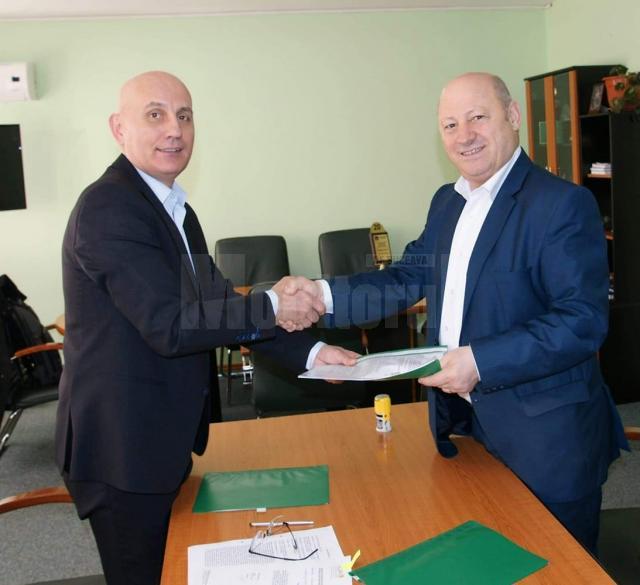 Ilie Boncheș a semnat contractul pentru modernizarea și extinderea Școlii Gimaziale Nr. 2 din Vatra Dornei