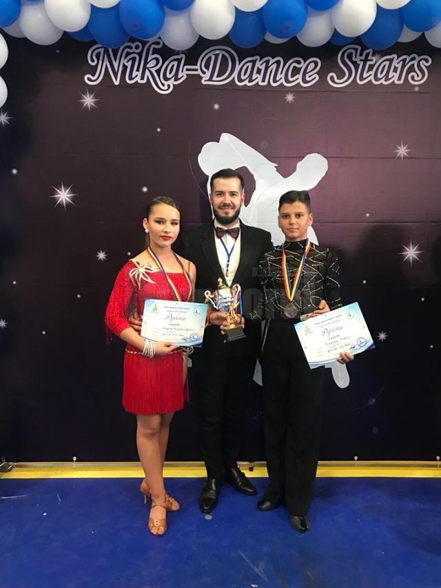 Sportivii Clubului Bucovina Dance Studio s-au întors cu zeci de premii de la concursuri din Bistriţa şi Chişinău