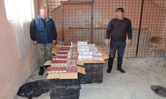 Cei doi cetățeni ucraineni au fost reținuți de polițiștii de frontieră suceveni iar pachetele de țigări de contrabandă au fost confiscate