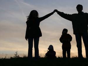 Provocările relaţiei cu părinţii cărora le este greu să admită maturizarea propriilor copii