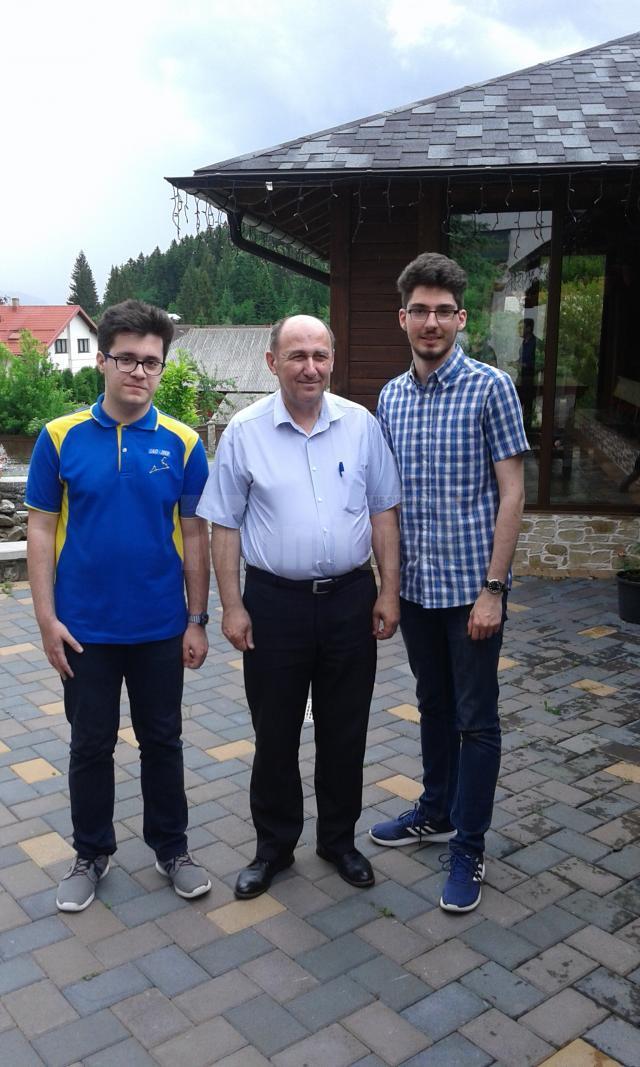 David Turturean, prof. Petru Craciun şi Paul Rebenciuc