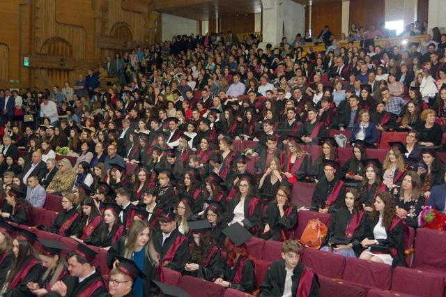 Promoția 111 a Colegiului „Petru Rareș” şi-a luat rămas bun de la anii de liceu
