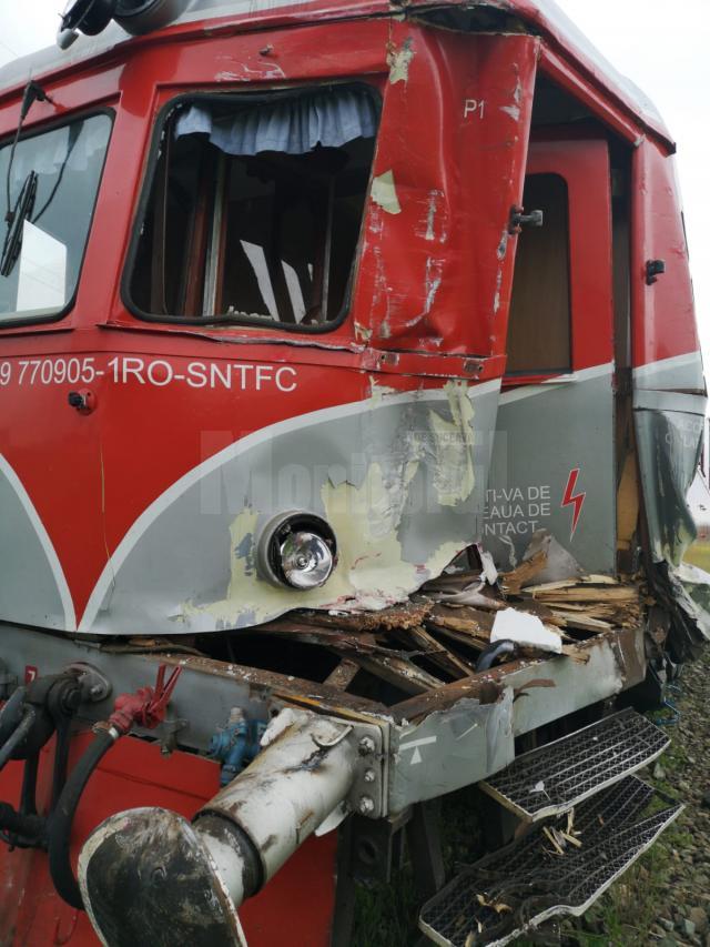Automotorul Malaxa a fost avariat în zona frontala a cabinei de conducere