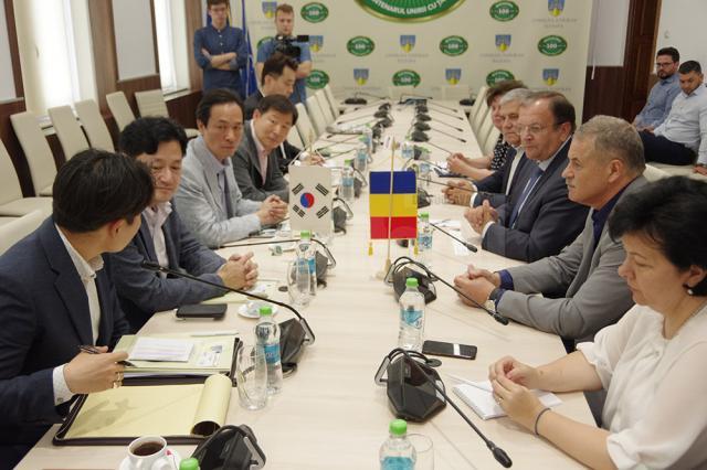 Întâlnirea delegaţiei din Coreea de Sud cu conducerea CJ Suceava