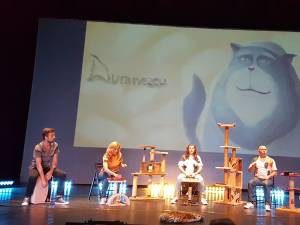 Pisici, un spectacol concert al teatrului sucevean, de mare succes