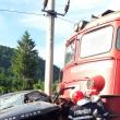 Autoturismul, lovit în plin de locomotiva trenului Inter Regio 1756 Iaşi –Timişoara