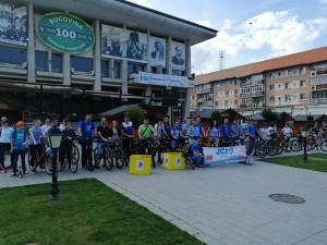 Aproximativ 50 de suceveni pe biciclete au participat la a şasea ediţie a evenimentului BizzBike