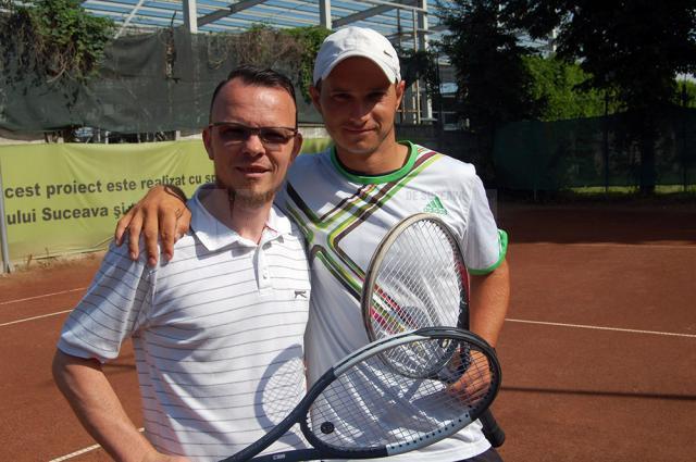 Campionul de la Elită -40 de ani, Bogdan Marasin (dreapta), s-a impus în disputa cu Daniel Roșu