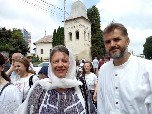 La cei 90 de ani ai săi, ÎPS Pimen, Arhiepiscopul Sucevei şi Rădăuţilor, a parcurs pe jos tot traseul procesiunii cu moaştele Sfântului Ioan cel Nou de la Suceava