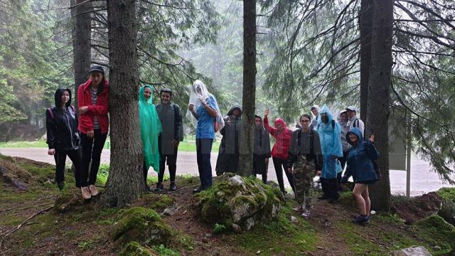 Excursie pentru elevi, organizată de Asociaţia Tinerilor Ortodocşi Suceveni