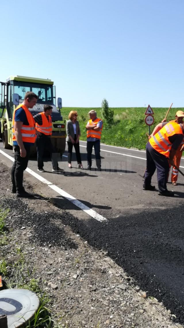 Şantierul a fost deschis şi cu o inspecţie la care a participat prefectul Sucevei, Mirela Adomnicăi