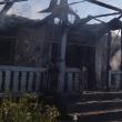 În incendiu au ars acoperișul casei și două anexe din gospodărie