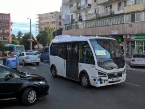 Autobuz electric al TPL, implicat într-un accident în Suceava