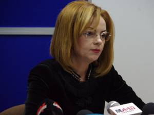 Prefectul Mirela Adomnicăi a solicitat Consiliului Local reanalizarea și revocarea hotărârii referitoare la referendum