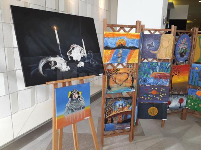 Peste 140 de lucrări, realizate de cei 105 copii aflaţi în Tabăra de creaţie „Micii iconari” Adâncata, pot fi admirate la parterul Iulius Mall