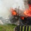Imagine apocaliptică de la incendiul din satul Prăleni, comuna Poiana Stampei. Proprietarii au suferit atacuri de panică