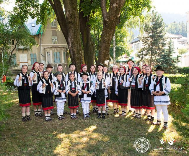 500 de artişti din străinătate şi peste 1.500 de artişti amatori din judeţ, aşteptaţi la Festivalul „Întâlniri Bucovinene”, la Câmpulung Moldovenesc