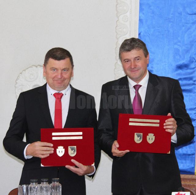 Primarii din Fălticeni și Kedainiai au semnat acordul de parteneriat dintre cele două orașe