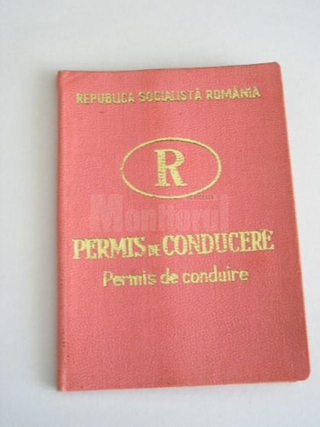 A prezentat la control un permis de conducere cu însemnele Republica Socialistă România