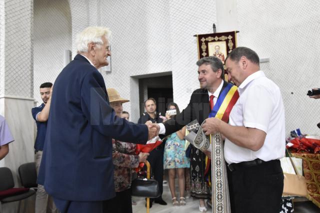 31 de cupluri de aur din Fălticeni au fost sărbătorite la Catedrala Ortodoxă