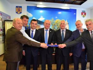 Semnarea actului constitutiv și a statutului Asociaţia „Moldova se dezvoltă” a avut loc marți, la Piatra Neamț