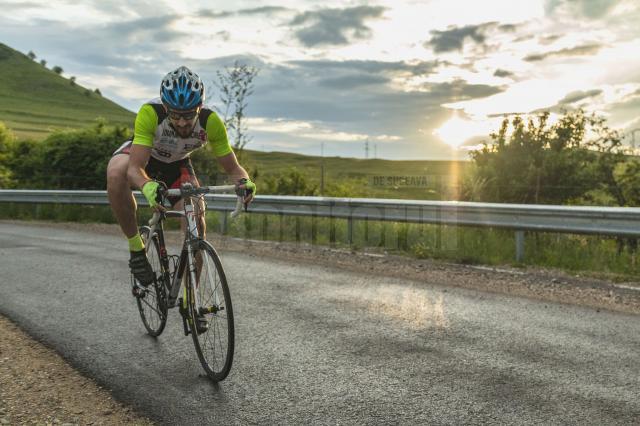 Ciclistul Constantin Lucuțar vrea să parcurgă pe bicicletă 1.000 de km în 48 de ore pentru prevenirea mortalității infantile