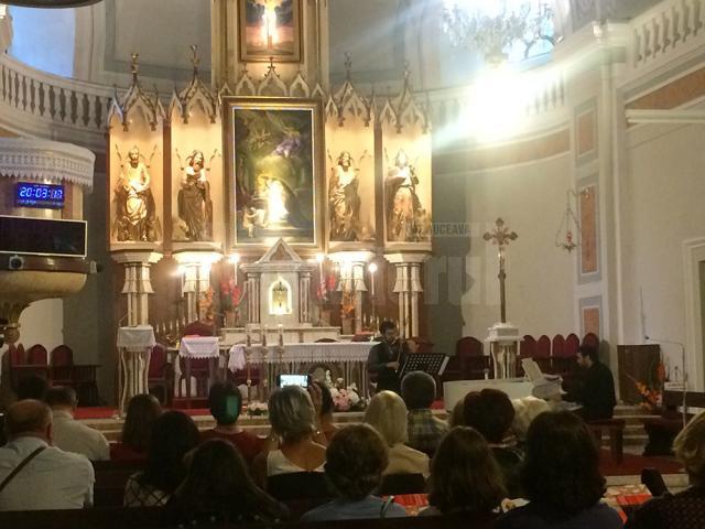 Soprana Simona Mihai, violonistul George Zacharias şi pianistul Spyros Souladakis, concert de excepţie, sâmbătă, la Biserica Romano-Catolică Suceava