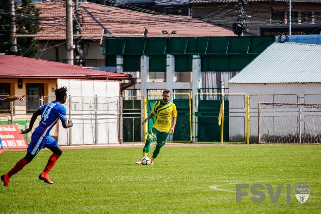 Mijlocaşul Vlad Stanescu a înscris un eurogol în disputa cu FC II Botoşani. Foto Costi Solovastru