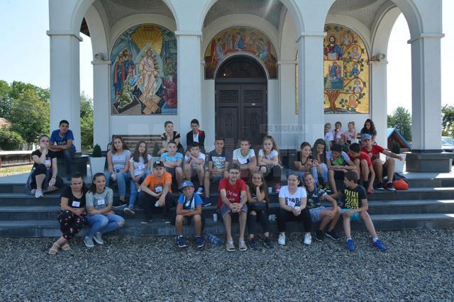 Aproape 200 de copii şi tineri au participat la Tabăra de vară „Suflet bucovinean”, ediţia a III-a, la Vicovu de Sus