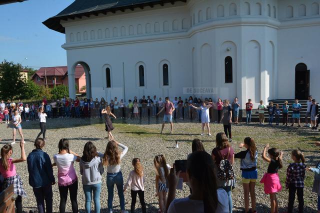 Aproape 200 de copii şi tineri au participat la Tabăra de vară „Suflet bucovinean”, ediţia a III-a, la Vicovu de Sus