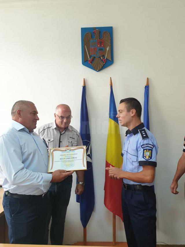 Ioan Grigoraş, fost lucrător al Poliţiei Transporturi Feroviare Câmpulung Moldovenesc, premiat de conducerea IPJ Suceava