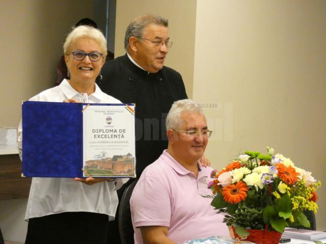“Diplomă de Excelență" oferită de Primăria Suceava Gabrielei Baddour, ambasador onorific al municipiului în Palestina