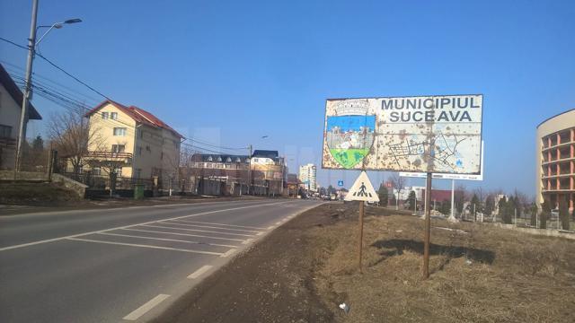 Cușnir demonstrează cu semnul de intrare în Suceava faptul ca oraşul nu este unul frecventabil