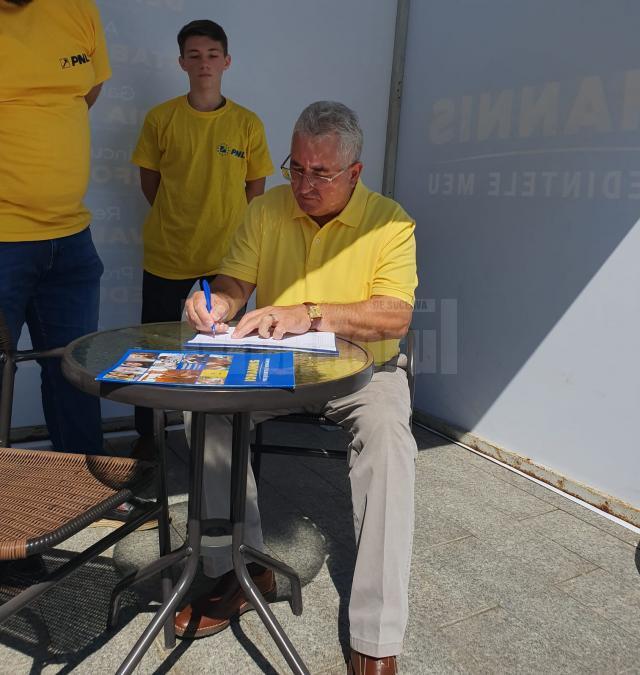 Liberalii suceveni au demarat campania de strângere de semnături pentru candidatura lui Klaus Iohannis 6