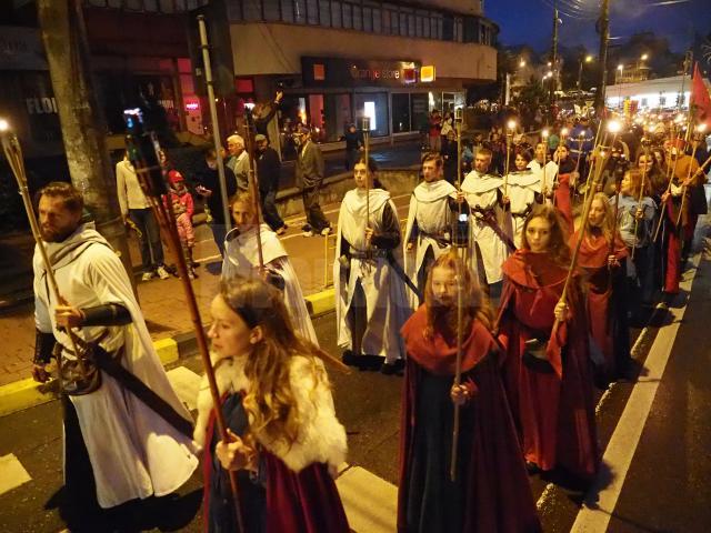 Parada cu făclii a Festivalului de Artă Medievală „Ștefan cel Mare”