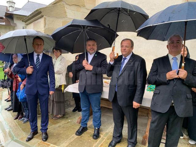Liderii PNL Suceava au participat la slujba de la Mănastirea Putna