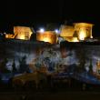 Scene de luptă, dragoni și bourul Moldovei, proiectate pe zidurile Cetății Sucevei
