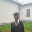 Nea’ Petrică este pensionar, însă are grijă de clădirea Școlii Primare din Slobozia Sucevei