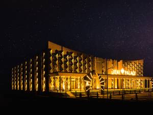 Jeni Palace concurează cu succes la titlul de cea mai frumoasă sală de nunți din România