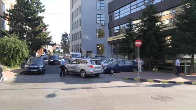 Sute de șoferi, încurcați de introducerea sensurilor unice în zona centrală a Sucevei