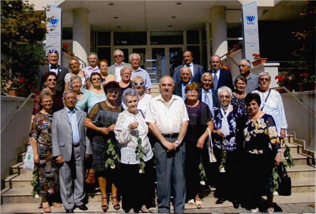 Întâlnire emoţionantă la 50 de ani de la absolvirea Institutului Pedagogic Suceava