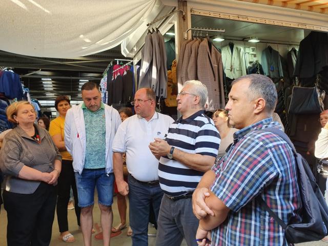 Modificările necesare pentru asigurarea încălzirii Bazarului, discutate de primarul Sucevei cu comercianții