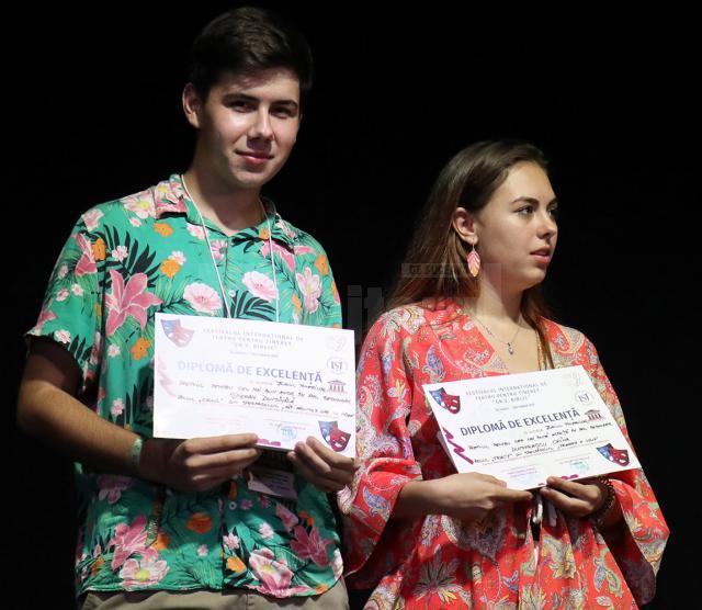 Cu spectacolul „Făt-Frumos, dar nu prea”, Trupa Gong din Roman a câştigat trofeul Festivalului „Grigore Vasiliu Birlic”