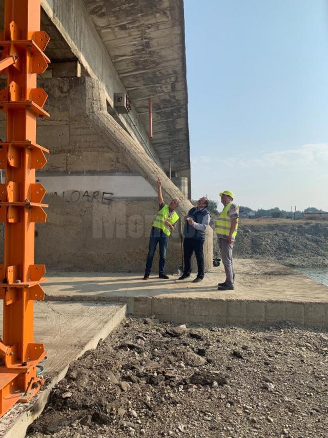 Presedintele CJ Gheorghe Flutur a inspectat lucrarile de la podul de la Veresti