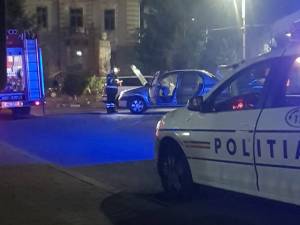 Un autoturism s-a aprins luni seara în zona centrală a orașului Siret