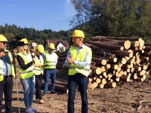 Un grup de jurnaliști suceveni a vizitat firma Holzindustrie Schweighofer